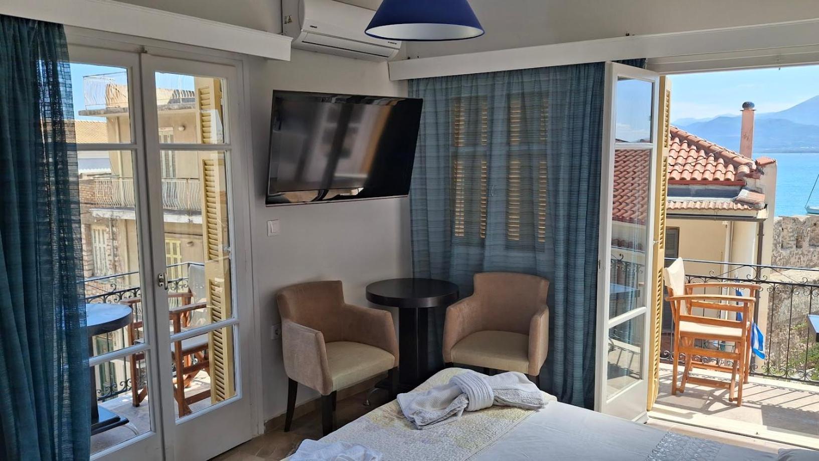 Nafpaktos Apartment And Studios In Port מראה חיצוני תמונה